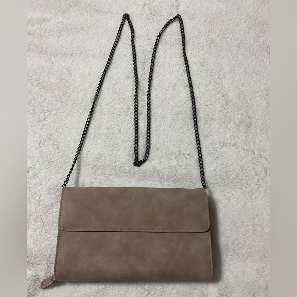 Seint/Maskara palette on a chain. Very gently used